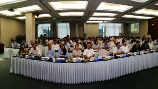 龙8唯一官网企业经营与商业模式培训交流会在集团多功能厅成功召开