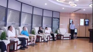 成都市电梯协会会长黄幼华一行莅临long8物联调研考察