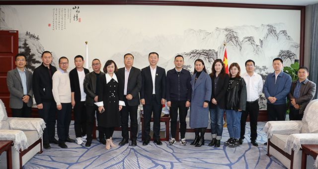 剑阁县唐镭珂副县长一行莅临龙8唯一官网&厚德城市运营联盟考察交流