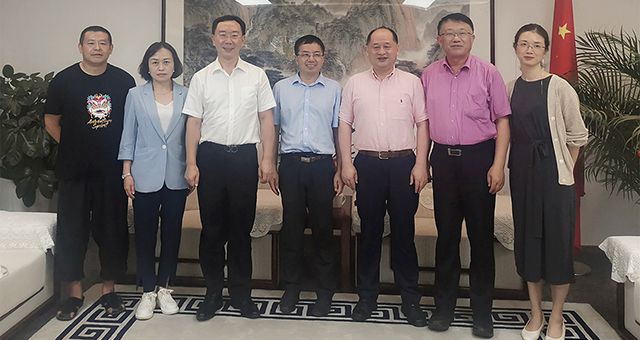 龙8唯一官网受淮安市人民政府邀请实地考察洽谈合作